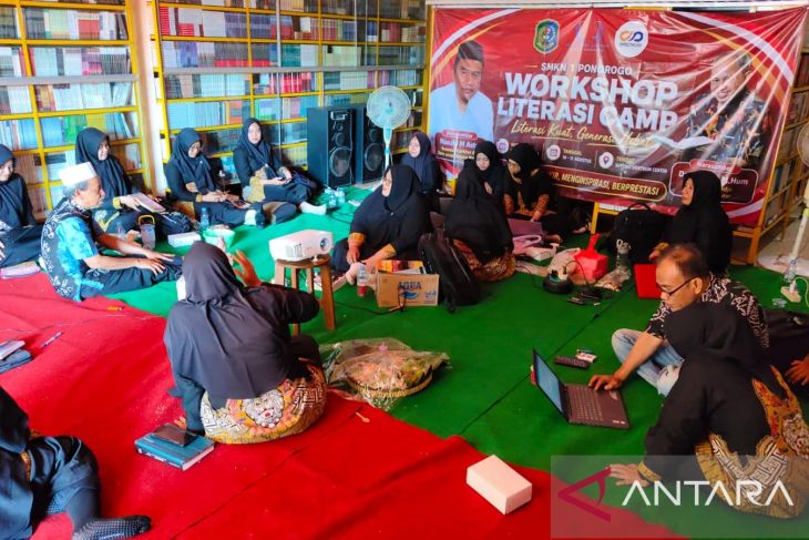 Pengalaman hidup adalah "sumur tanpa dasar" inspirasi menulis