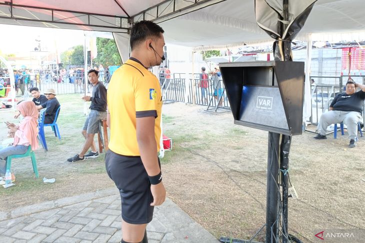 Turnamen sepakbola antar desa di Bojonegoro gunakan alat VAR