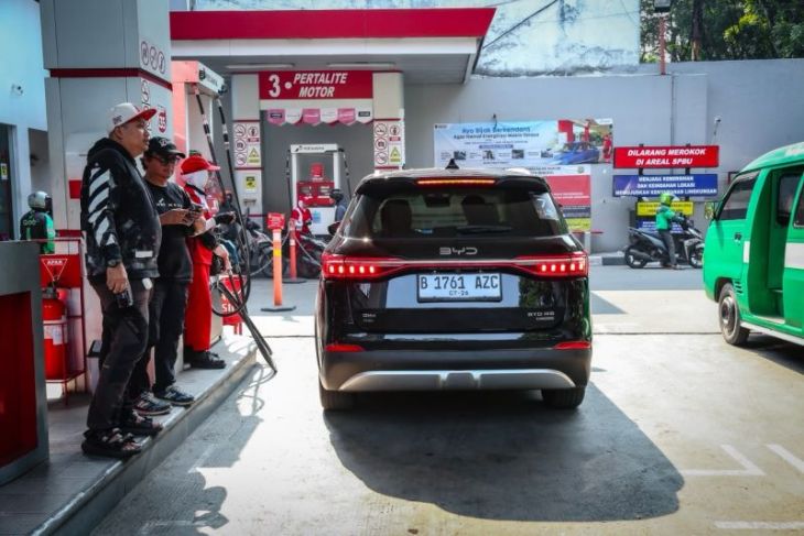 BYD uji kemampuan M6 DM PHEV di jalur Bandung-Subang sejauh 151 kilometer