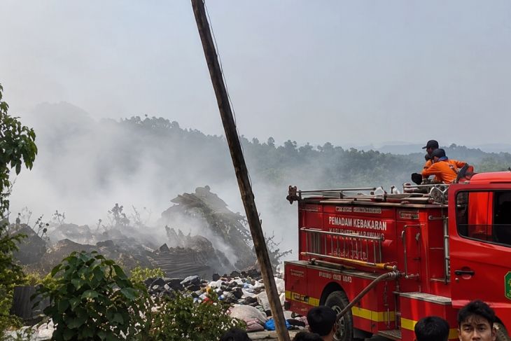 Bupati Subang: Proses pemadaman sampah di lahan eks TPA terus dilakukan