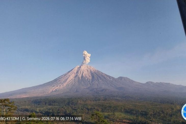 Aktivitas Semeru masih didominasi gempa erupsi