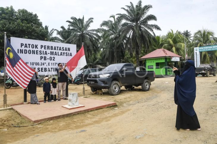 Wisata patok perbatasan Indonesia-Malaysia