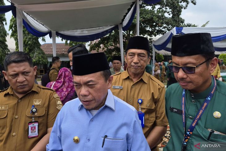 Gubernur Jambi: Penyerahan murid secara adat perkuat karakter