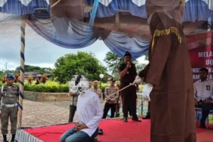 Dua terhukum qanun jinayat jalani hukuman cambuk