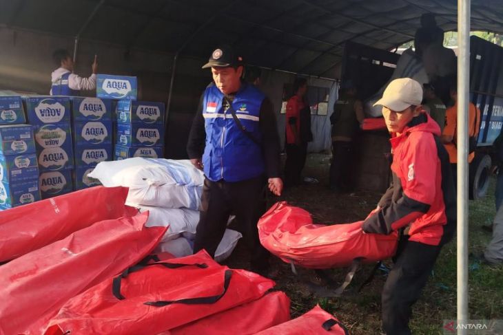 Kemensos salurkan bantuan logistik bagi 420 warga terdampak kebakaran di Sukabumi