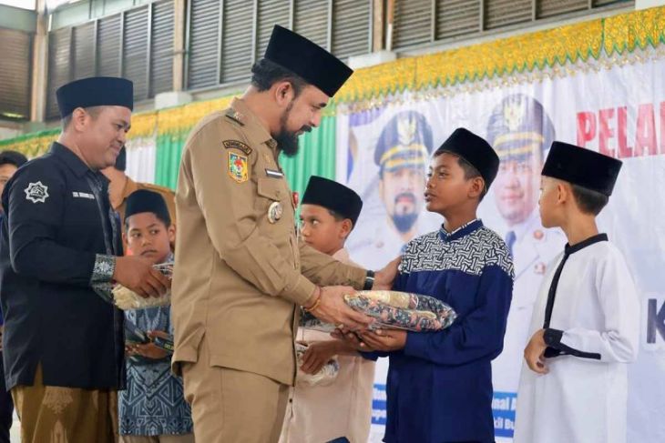 Baitulmal Aceh Timur khitan massal seratusan anak