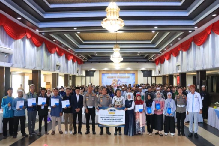 Polresta Banjarmasin edukasi guru madrasah perkuat "safety riding"