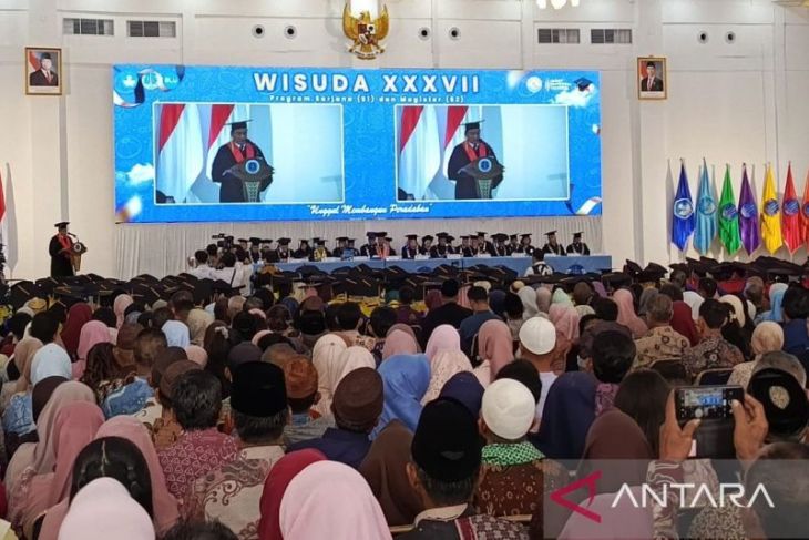Menko Yusril beri kuliah pada wisudawan Universitas Bangka Belitung