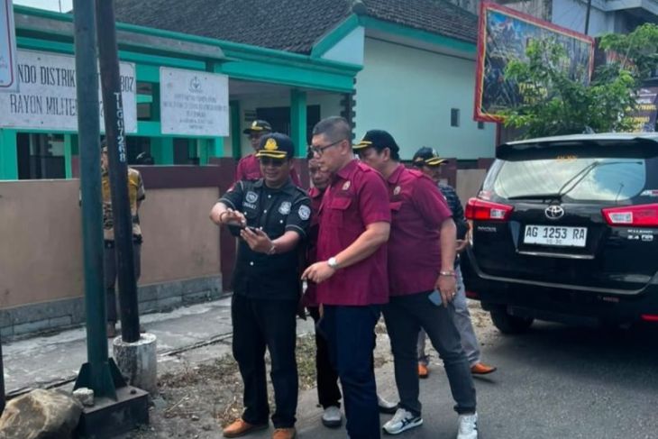 Dishub Tulungagung lakukan pemeliharaan sistem CCTV lalu lintas