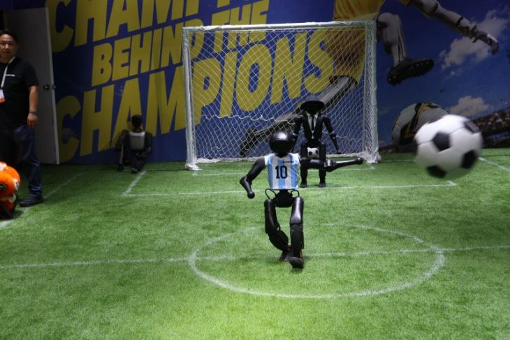 China protes keras larangan AS impor robot humanoid