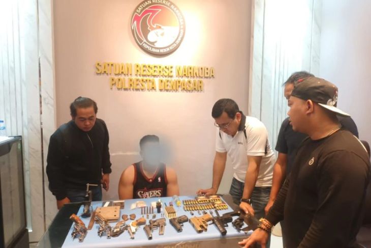 Polresta Denpasar dalami temuan senjata api dalam kasus narkoba