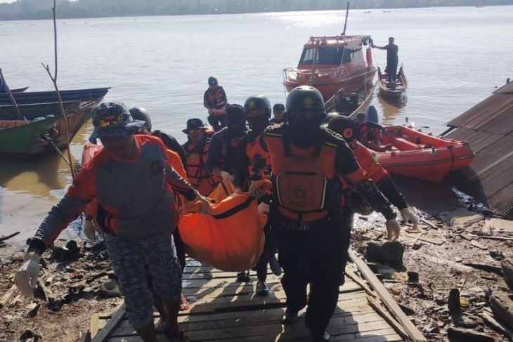 Tim SAR temukan nelayan jatuh di Sungai Mahakam setelah tiga hari pencarian