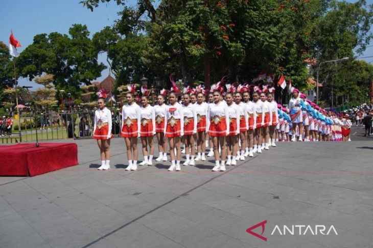 Gianyar tumbuhkan nasionalisme pelajar dengan kompetisi gerak jalan