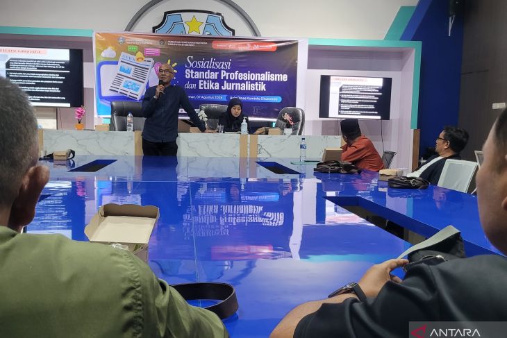 Dinas Kominfosan dan PWI Situbondo tingkatkan kompetensi wartawan