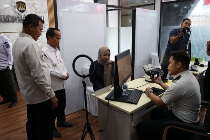 Imigrasi hadir di Sintang melayani warga perbatasan