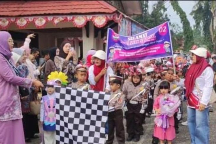 Bunda PAUD Kabuy Merangin lepas pawai HAN ke-41 dan HUT ke-81 RI