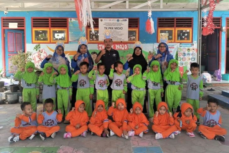 Puluhan siswa TK di Ngawi peroleh edukasi astronomi