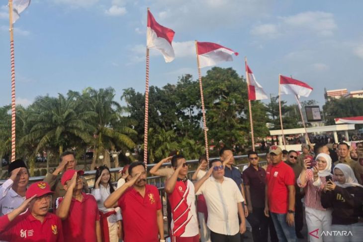 Pemprov Jambi pasang seribu bendera Merah Putih di atas Sungai Batanghari
