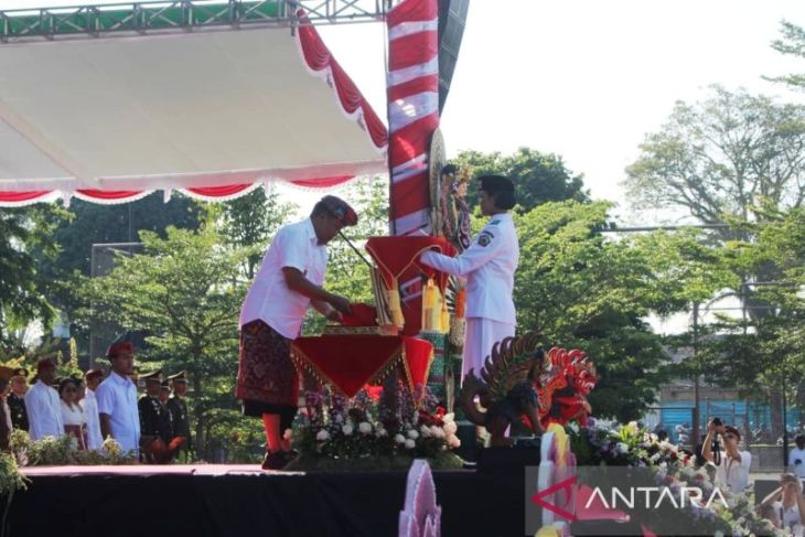 Bupati Sedana Arta pimpin Upacara HUT ke-81 RI di Bangli
