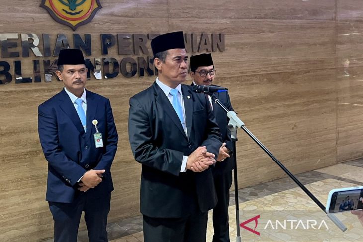 Mentan Amran copot 14 pejabat dugaan penyimpangan miliaran rupiah