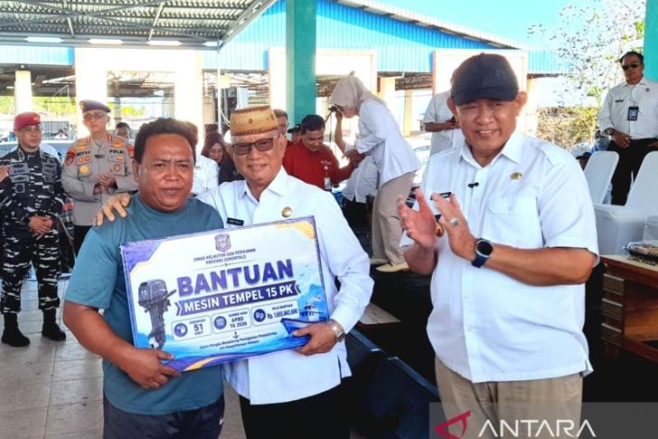 Bupati: Bantuan usaha Pemprov Gorontalo dorong ekonomi produktif warga