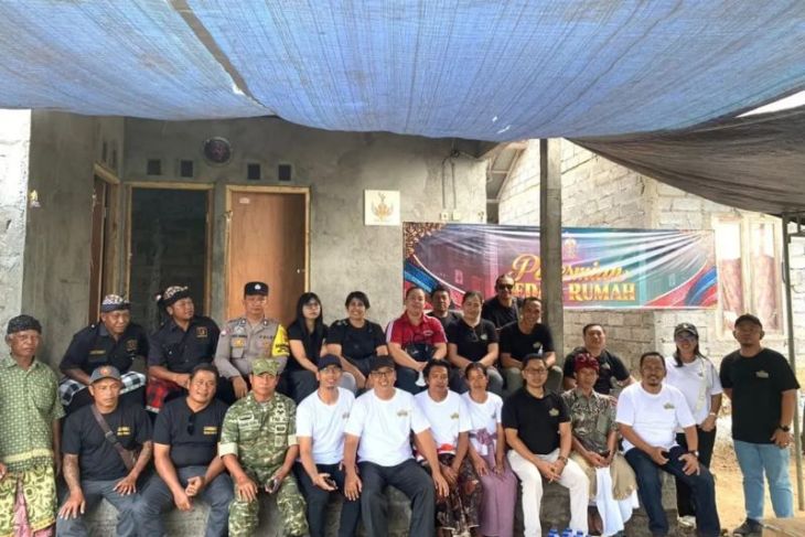 Bupati Buleleng apresiasi alumni SMA terus bantu warga sekitar yang kurang mampu