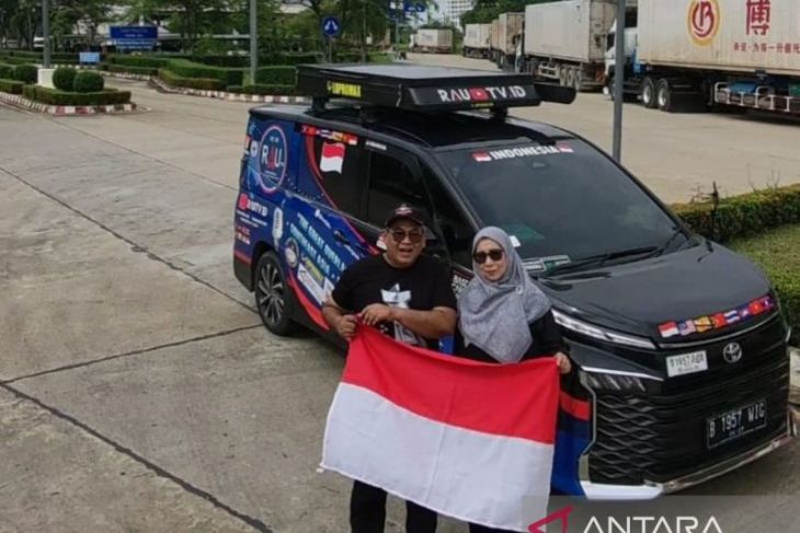 Kakek-Nenek asal Aceh lanjutkan perjalanan overland ke Laos, hadapi kendala servis mobil