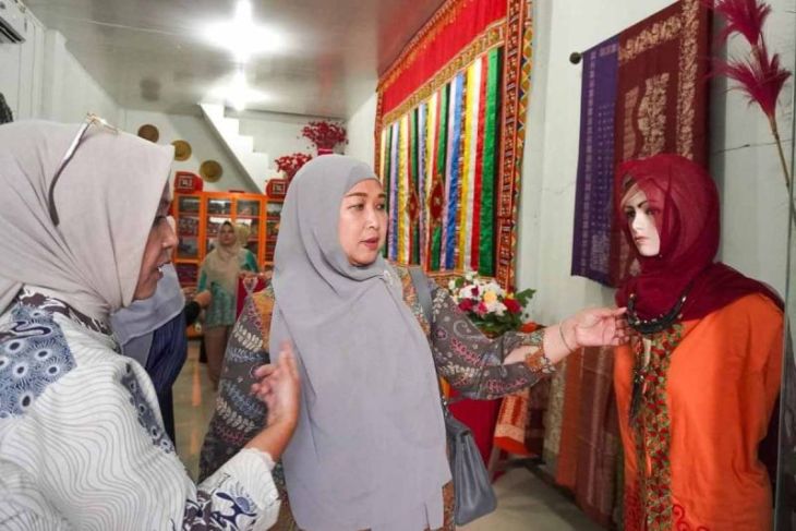 Dekranasda ajak masyarakat Pulau Simeulue cintai produk lokal