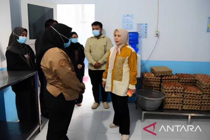 Wagub Gorontalo sidak SPPG usai siswa alami keluhan kesehatan