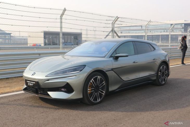 Denza Z9S, sedan listrik jarak tempuh 1100 km diluncurkan 23 September