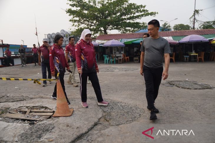Pemkot Pontianak tata restribusi di Pelabuhan Seng Hie dengan nontunai