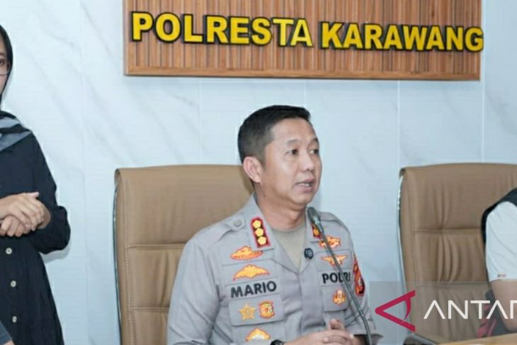 Polresta Karawang bekuk dua begal diduga telah beraksi sedikitnya di 12 lokasi