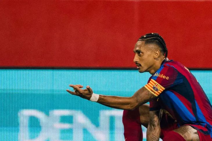 Hattrick Raphinha bawa Barcelona menang 3-1 atas Sevilla