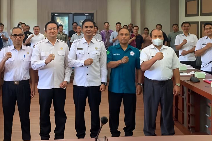 Sekadau salurkan hibah keagamaan kepada 19 penerima