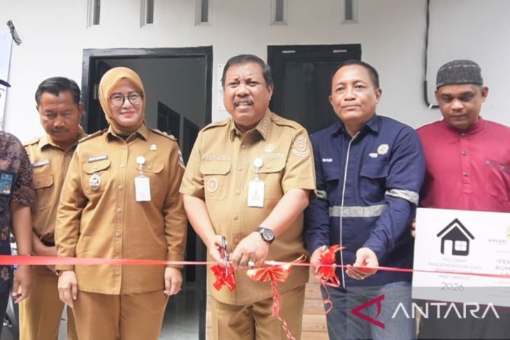 Wali Kota Pangkalpinang serahkan rumah layak huni