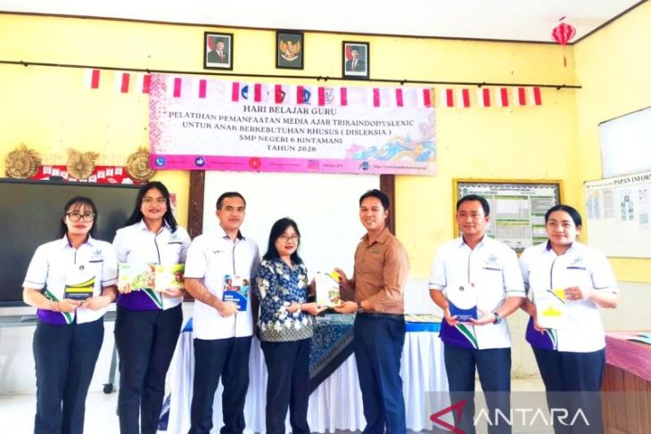 Undiksha serahkan perangkat pendidikan ramah disleksia perkuat pendidikan inklusif