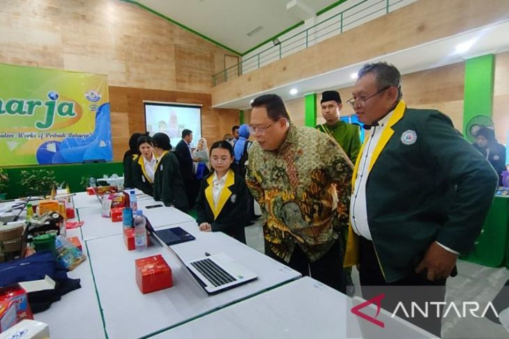 Prof Abas tegaskan penelitian mahasiswa harus bermanfaat bagi dunia usaha