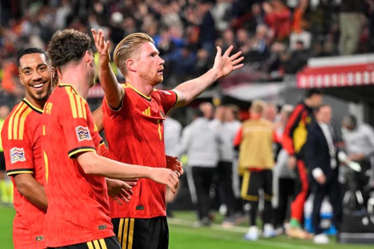 Mark van Bommel sanjung Kevin De Bruyne