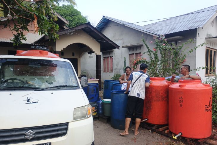 Pelindo Tanjungpandan distribusikan 50 ton air bersih atasi kekeringan