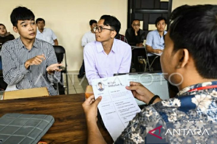 Pemkab Karawang salurkan ratusan pekerja disabilitas