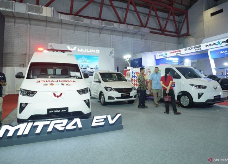 Wuling pamer dua kendaraan komersial di pameran GIICOMVEC 2026