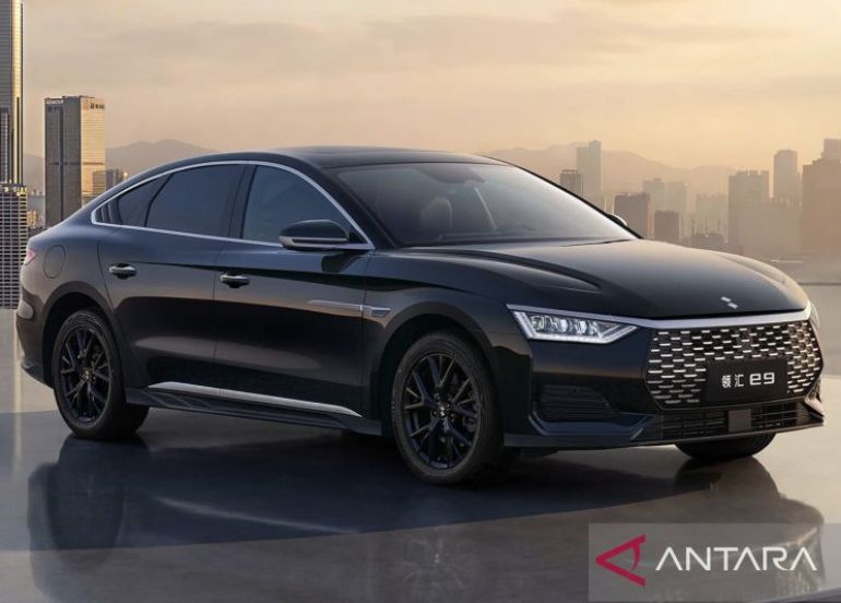 BYD Linghui e9 dengan flash charging resmi dibanderol mulai Rp385 juta