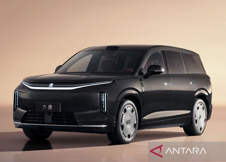 BYD Great Tang diluncurkan dengan harga mulai Rp630 juta