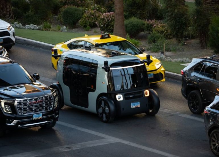 Perusahaan milik Amazon menarik kembali seluruh robotaxi-nya