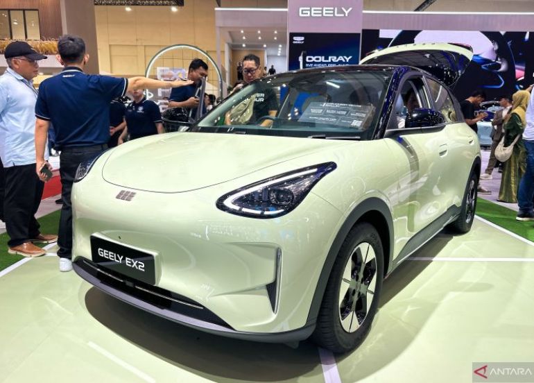 Lebih dari 2.000 Geely EX2 siap kirim, EV Rp200 jutaan dengan warna baru di GIIAS