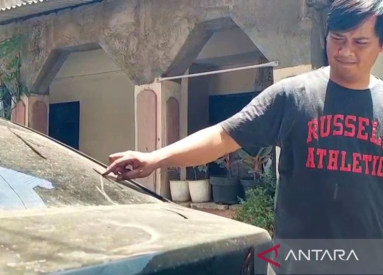Abu vulkanik yang menempel di kendaraan disarankan segera dibersihkan