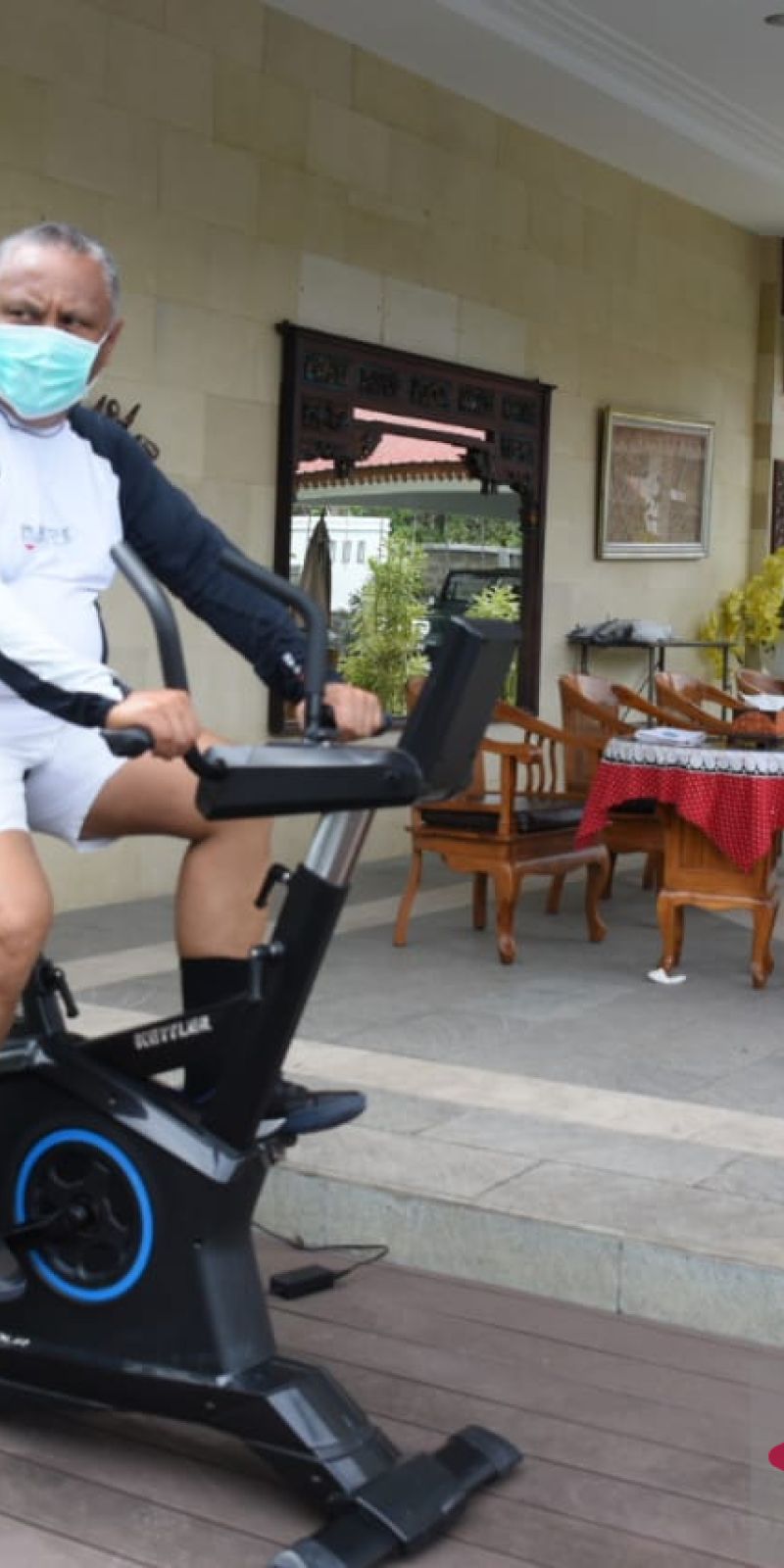 Gubernur Gorontalo umumkan positif 