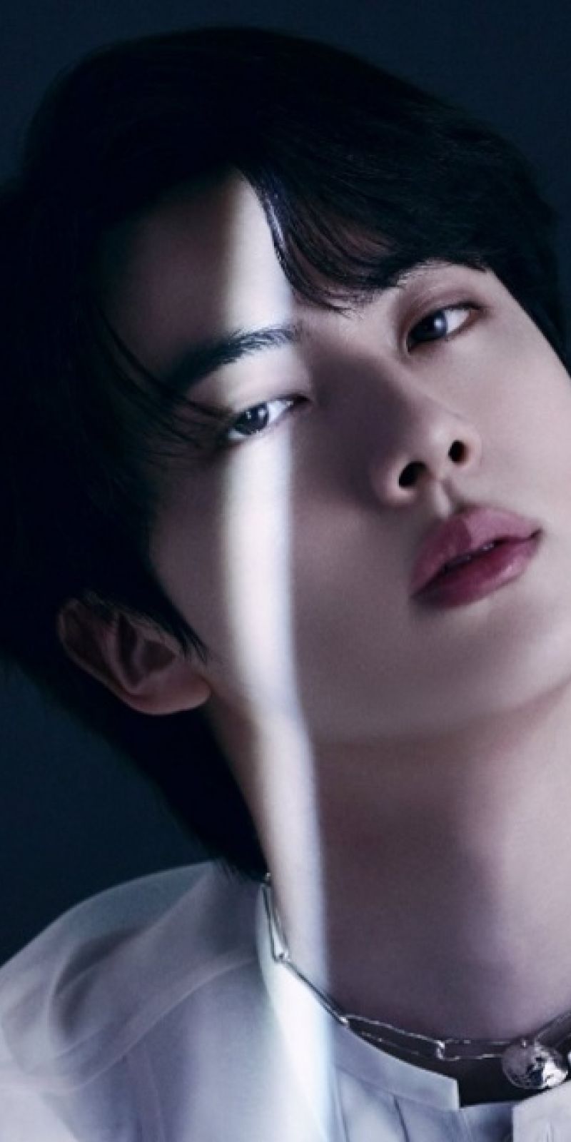 Qarama-qarshi uydan derazalarni korish