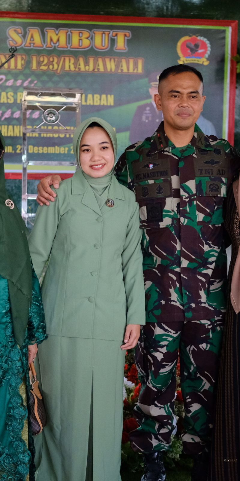 Porno suratga olayotganda ogriqdan yiglaydi