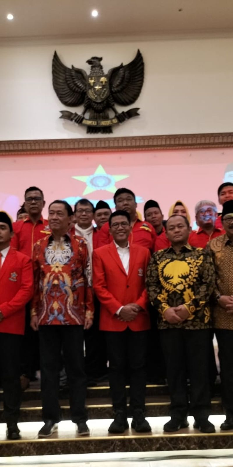 Katta dumba va kokrak fotosuratlari bilan porno Er xotinining sutini yalaydi (porno)